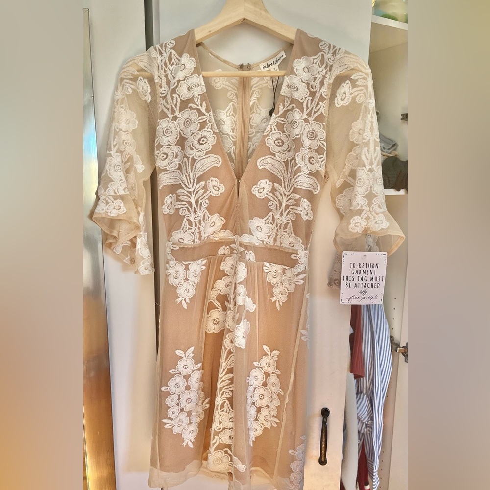 For love and lemons, size S, new with tags